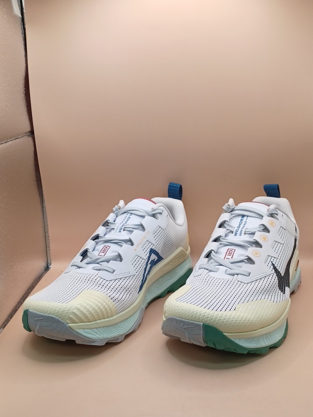 NWOB Nike Wildhorse 8" Sneaker-White Alabaster/Gold Men Size 9 US DR2686-101